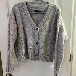 Lulu’s NWOT Gray Cable Knit Sweater